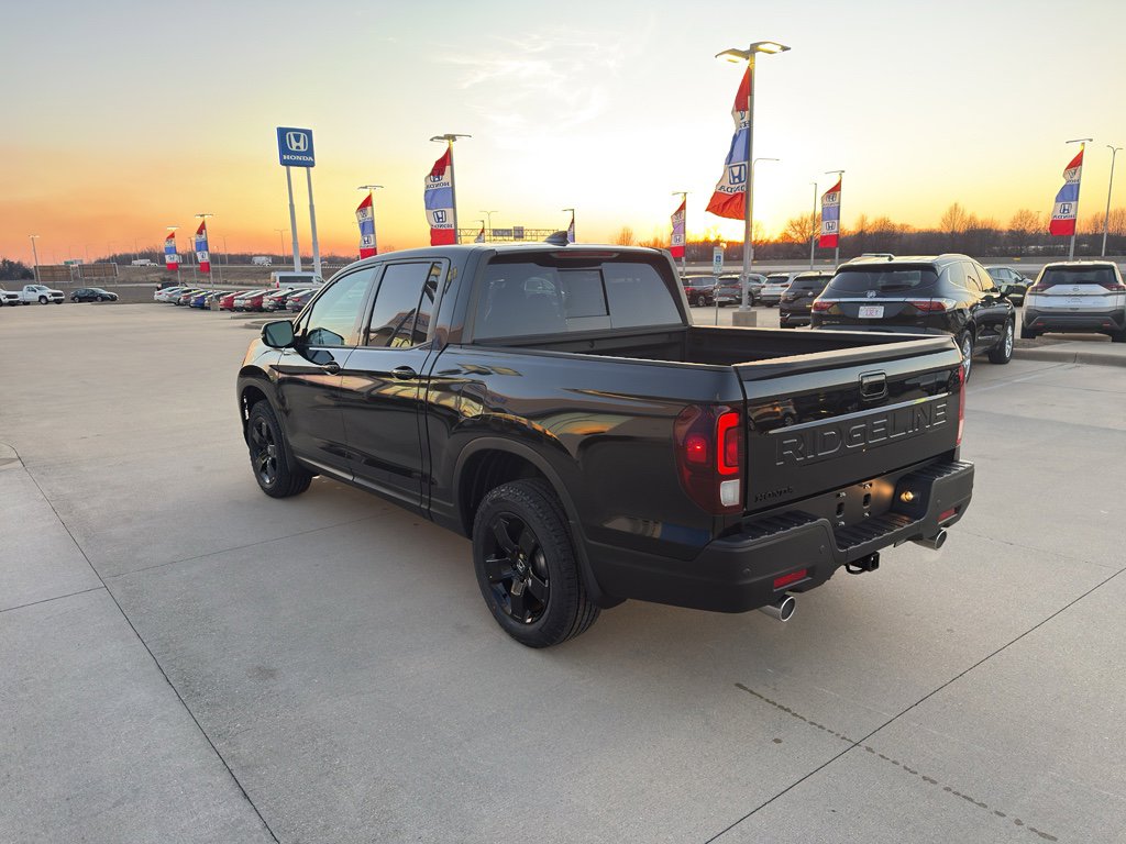 Used 2025 Honda Ridgeline TrailSport image 7