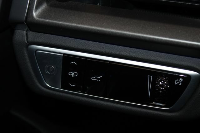 Certified 2026 Cadillac Vistiq Platinum w/ LPO, Floor Liner Package AWD/4WD image 44