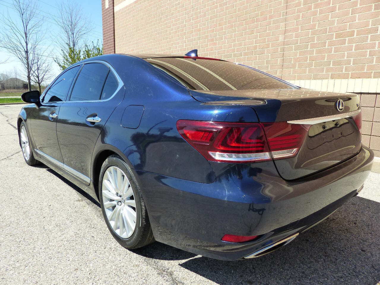 Used 2017 Lexus LS 460 AWD image 8