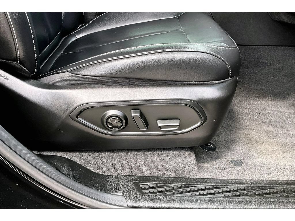 Certified 2022 Jeep Grand Cherokee L Limited AWD/4WD image 52