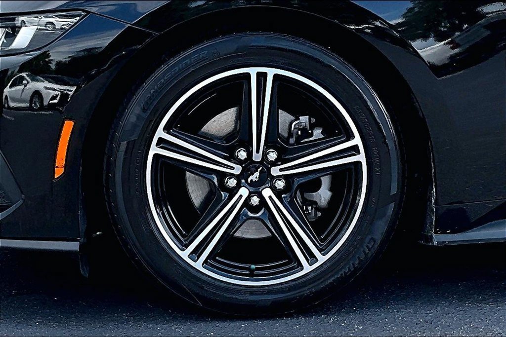 Used 2024 Ford Mustang Premium RWD image 30