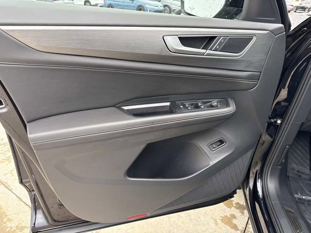 Certified 2025 Volkswagen Atlas Cross Sport SE image 10