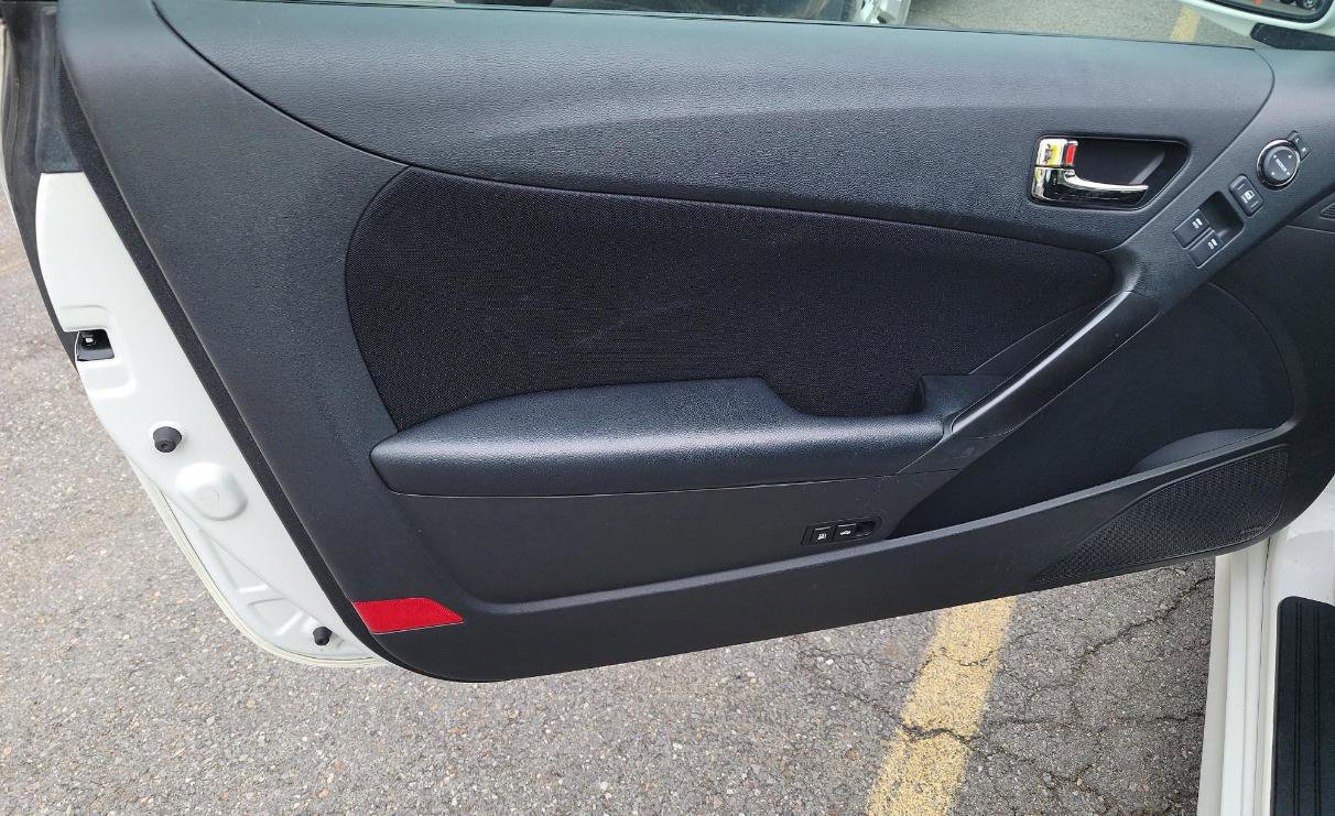 Used 2012 Hyundai Genesis 2.0T RWD image 10