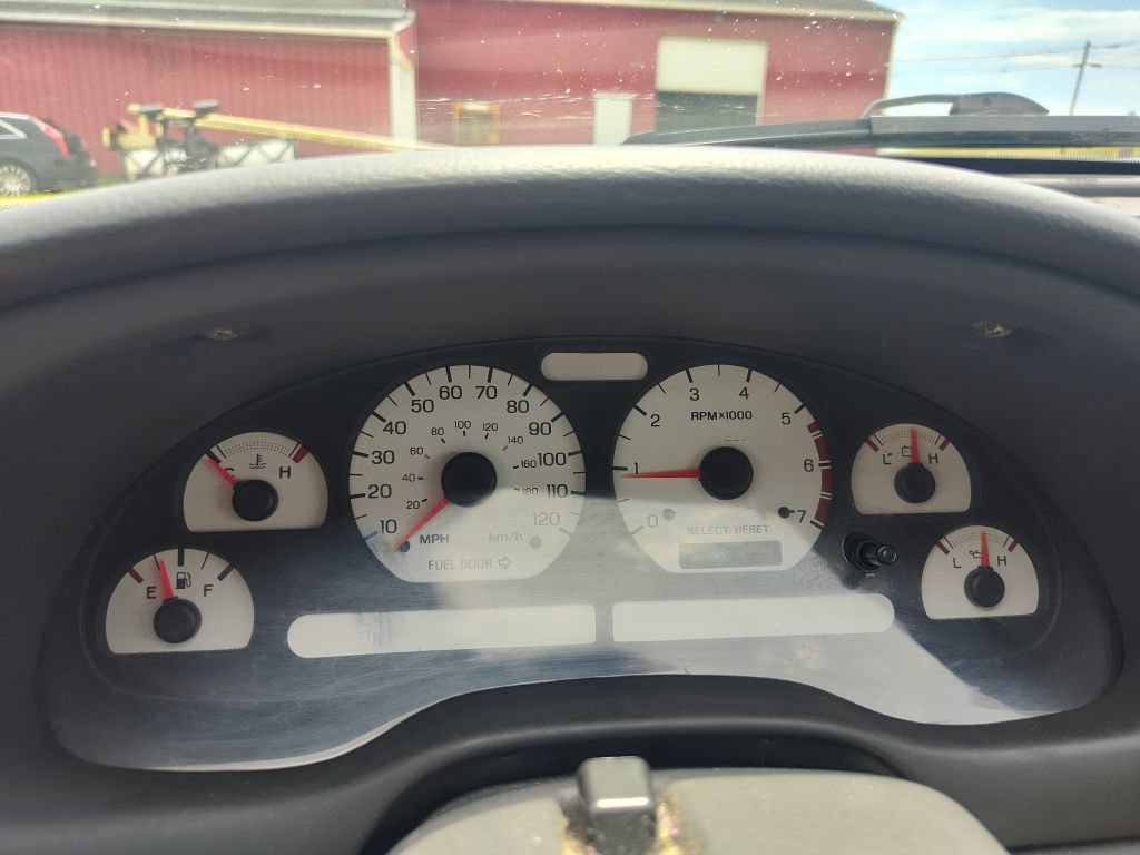Used 2000 Ford Mustang Convertible RWD image 7