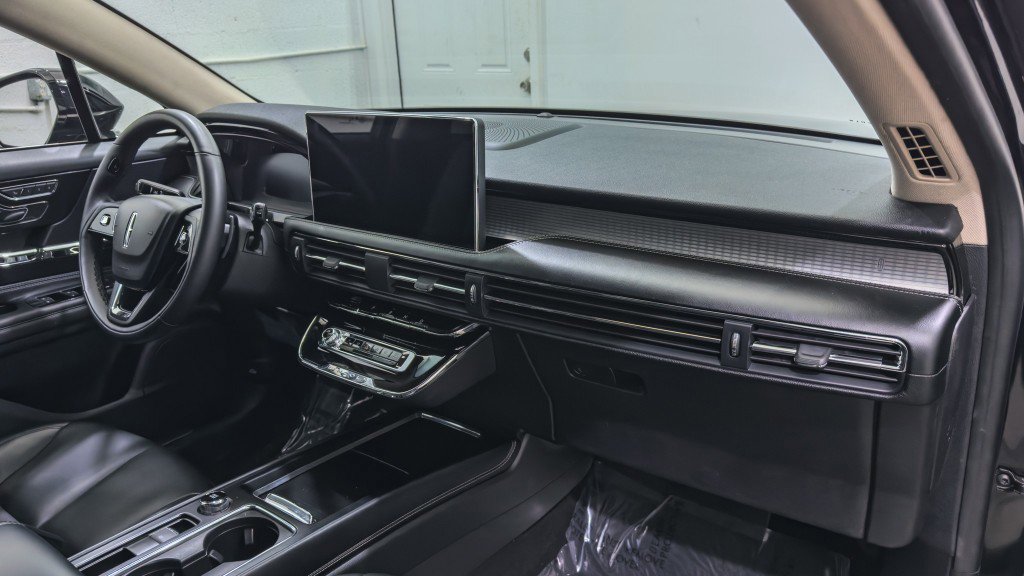 Used 2024 Lincoln Corsair AWD image 23