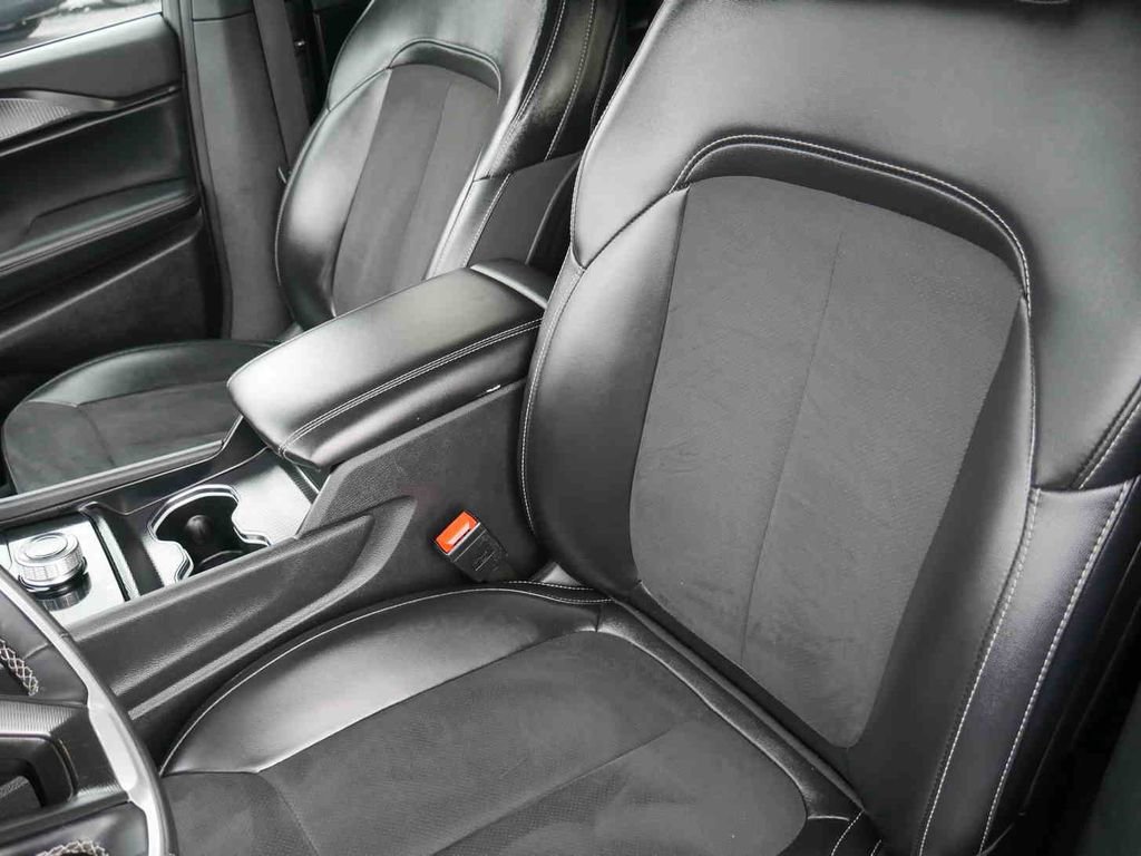 Certified 2024 Jeep Grand Cherokee L Laredo image 27