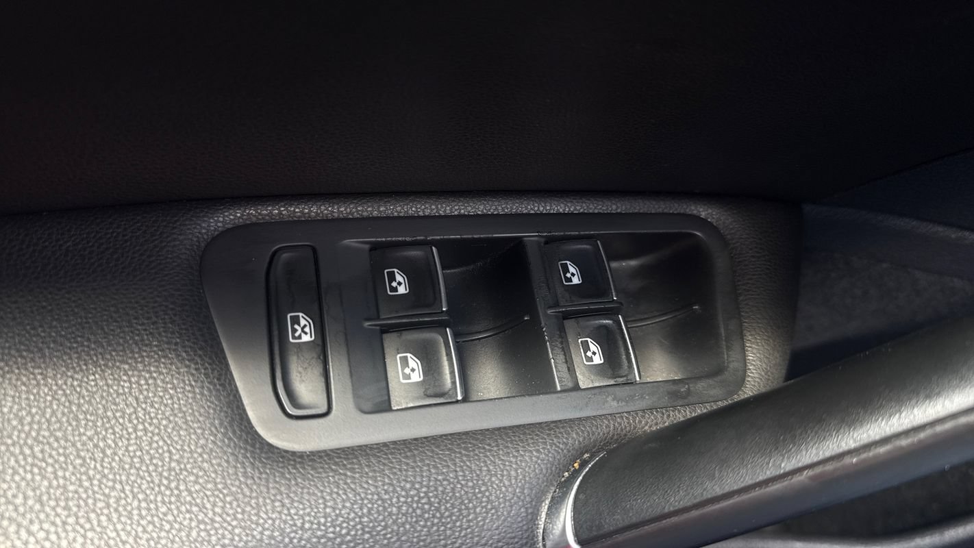 Used 2016 Volkswagen GTI SE FWD image 35