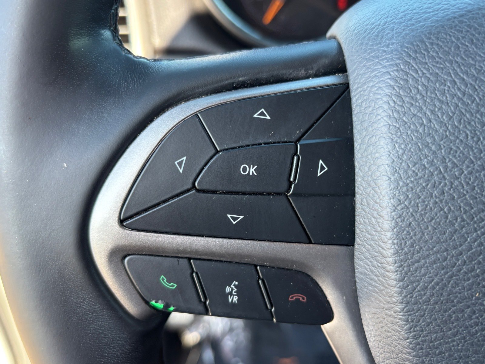 Used 2020 Jeep Grand Cherokee Laredo RWD image 20