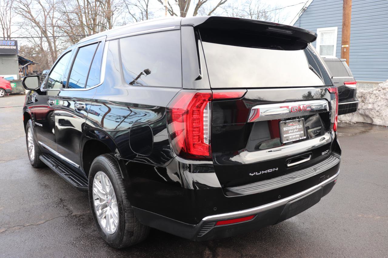 Used 2024 GMC Yukon SLT image 3