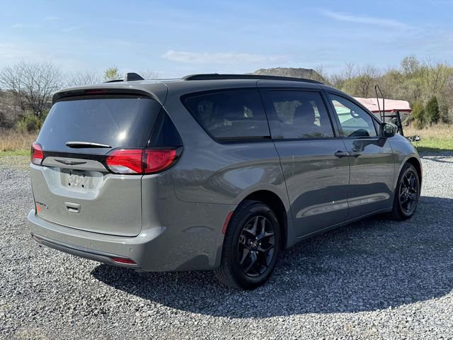 Used 2020 Chrysler Pacifica Touring-L Plus image 24