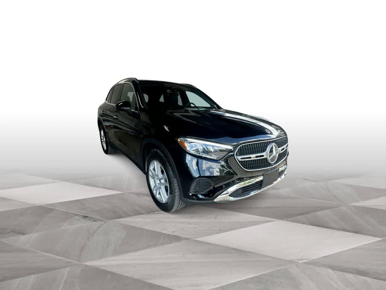 Used 2026 Mercedes-Benz GLC 300 image 2
