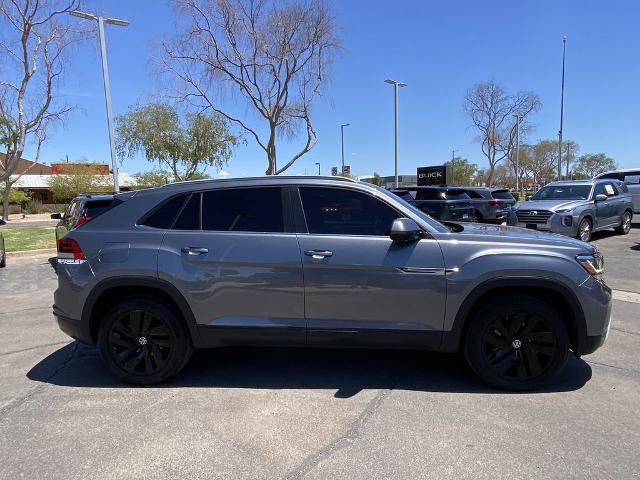 Used 2022 Volkswagen Atlas Cross Sport SE AWD/4WD image 2