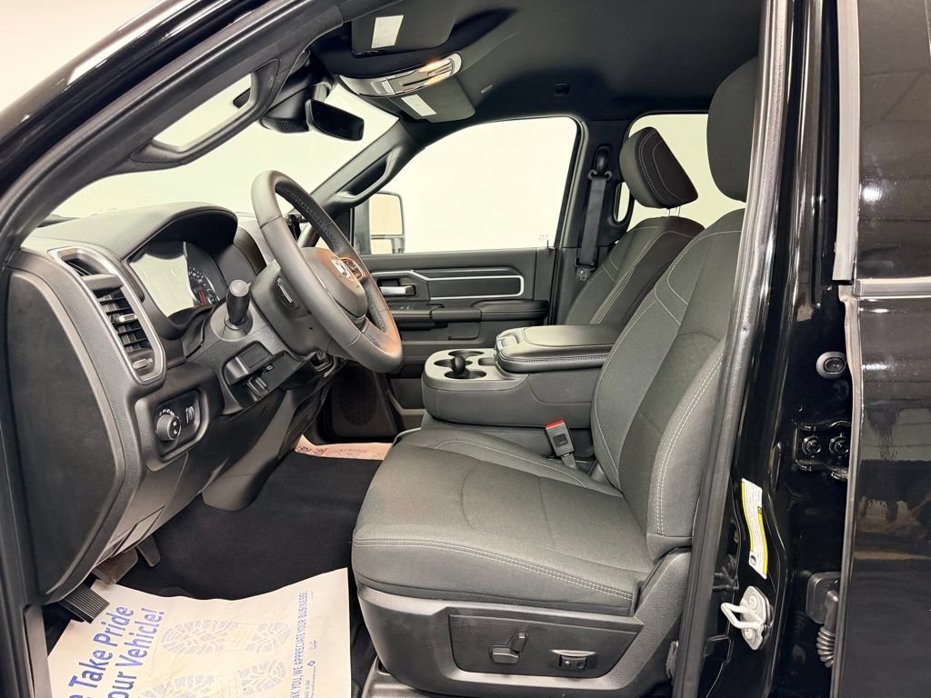 Used 2025 RAM 2500 Big Horn AWD/4WD image 6