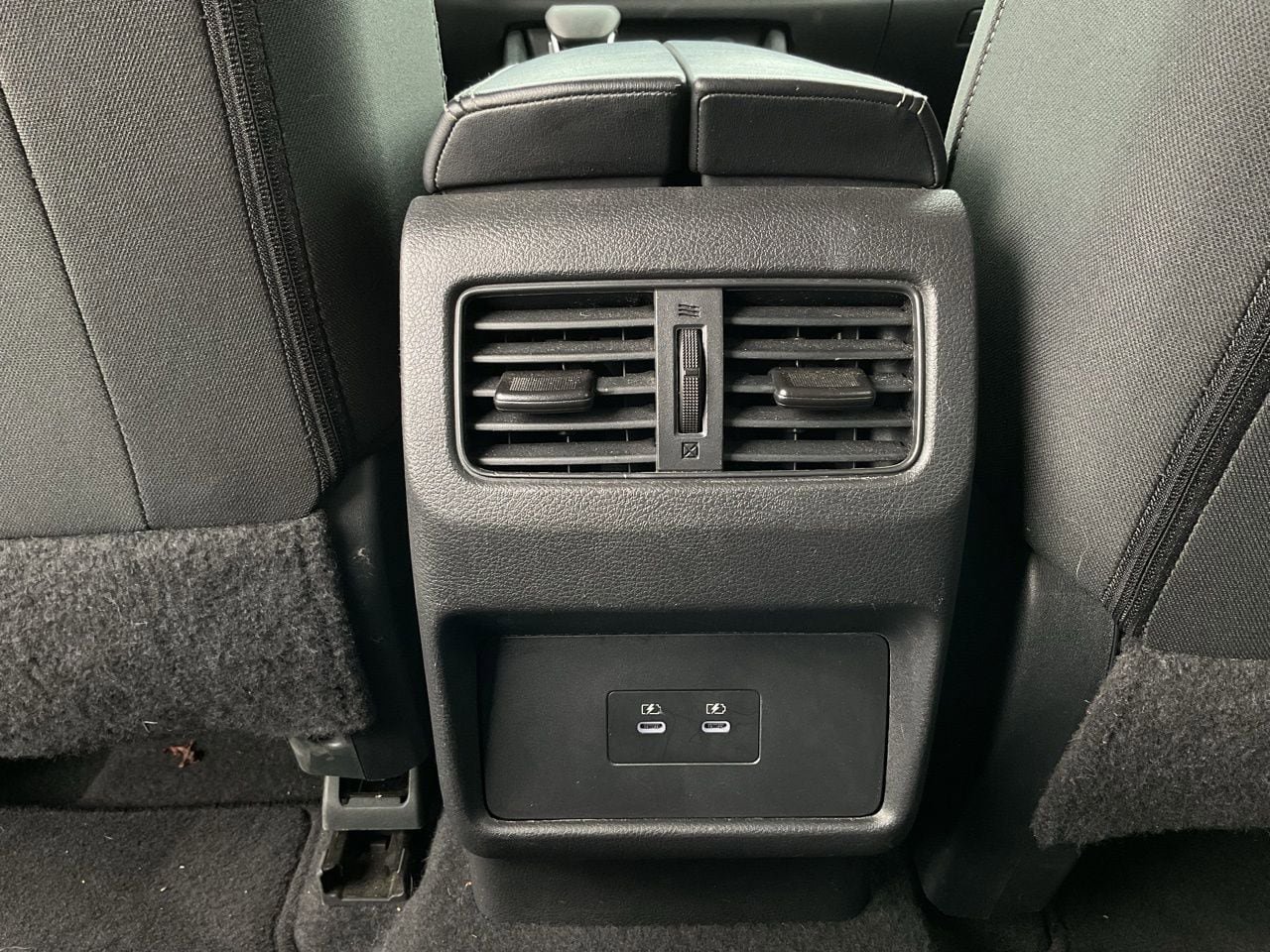 Used 2025 Nissan Rogue SV FWD image 19