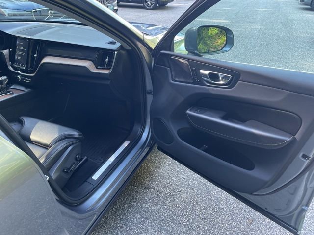 Used 2019 Volvo XC60 T5 Inscription w/ Protection Package AWD/4WD image 13