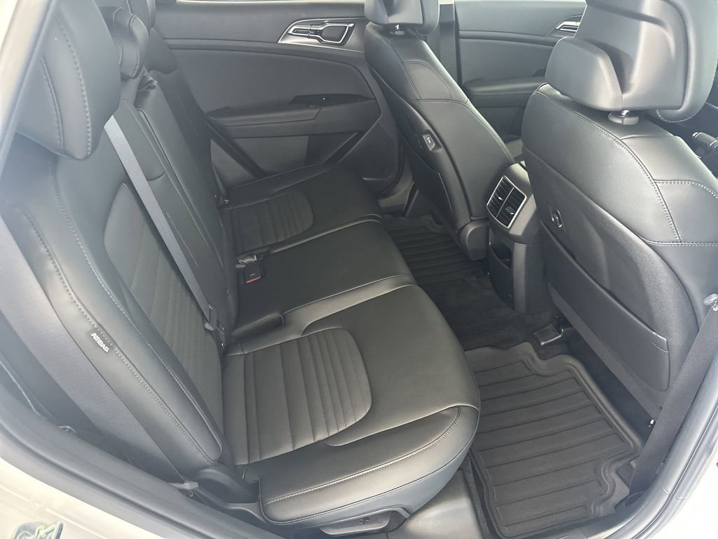 Used 2025 Kia Sportage SX image 36