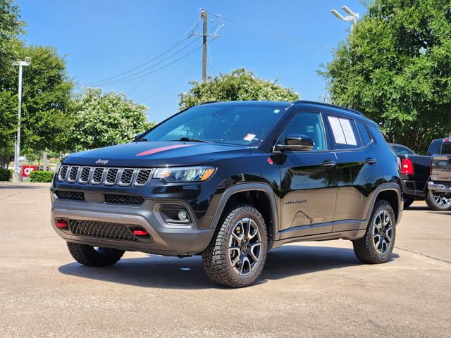 Certified 2024 Jeep Compass Trailhawk AWD/4WD image 3