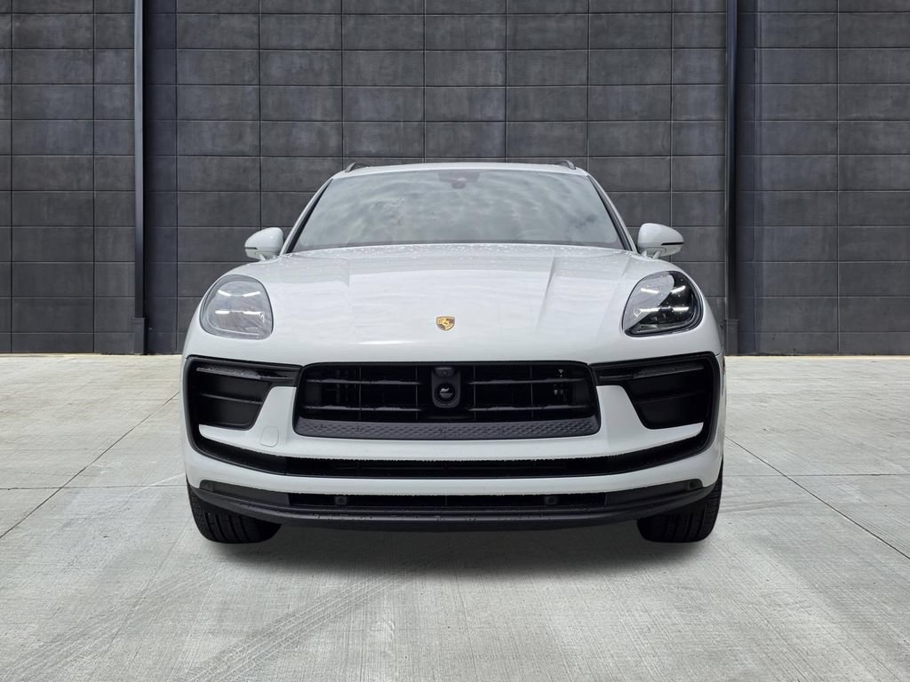 Used 2026 Porsche Macan AWD/4WD image 9