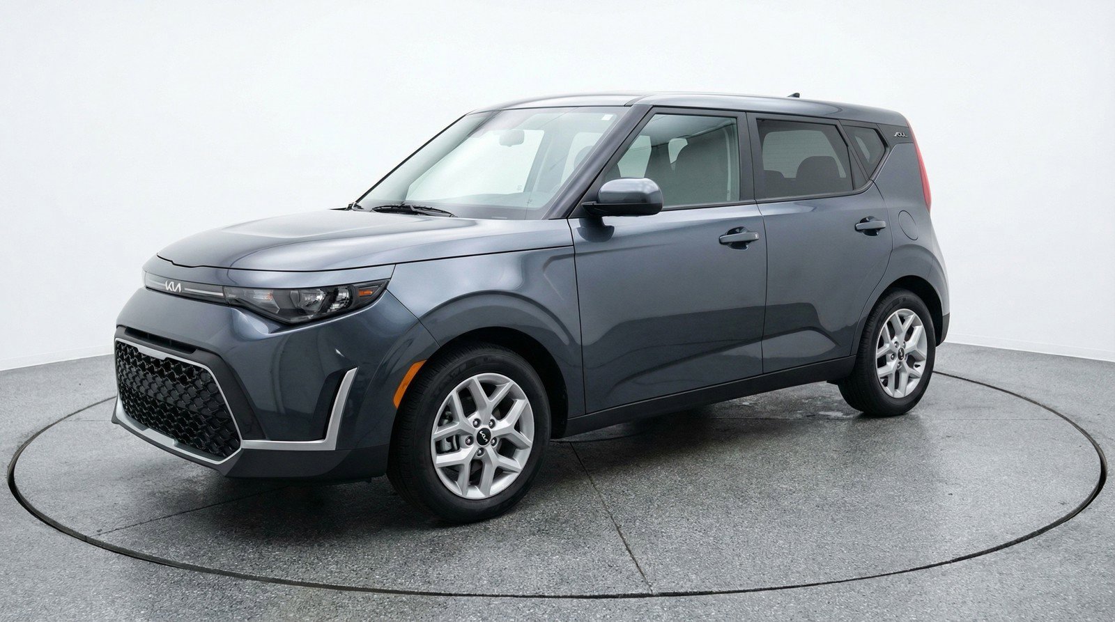 Used 2025 Kia Soul LX w/ LX Technology Package FWD image 3