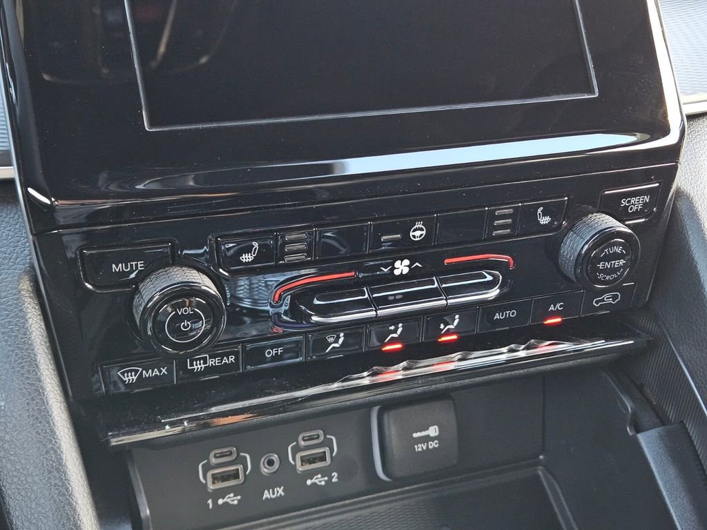 New 2025 Jeep Grand Cherokee Altitude image 21