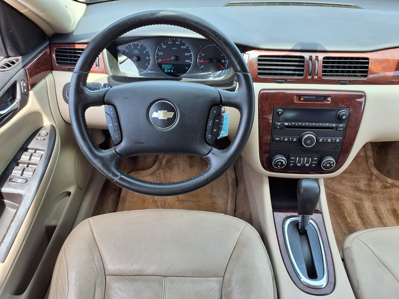Used 2009 Chevrolet Impala LT w/ Luxury Edition Package FWD image 5