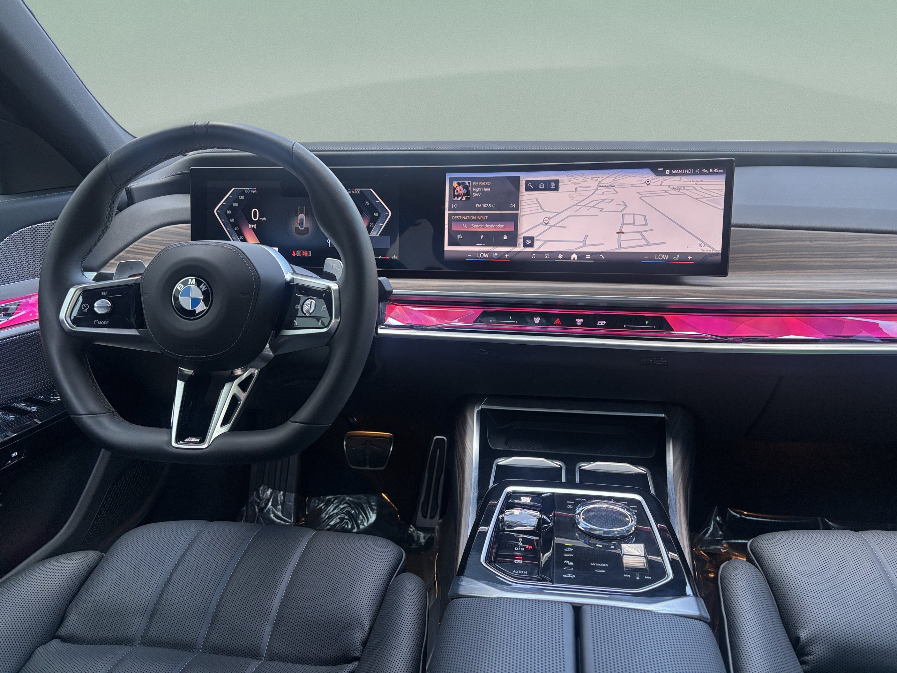 Used 2025 BMW 760i xDrive w/ Premium Package AWD/4WD image 7