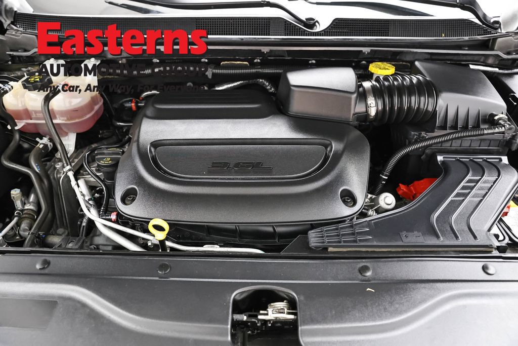 Used 2024 Chrysler Voyager LX FWD image 7