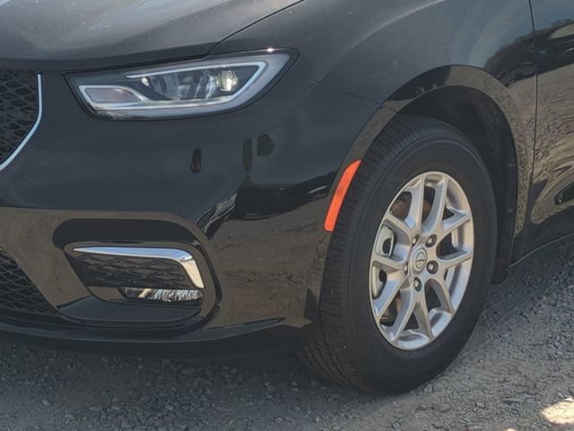 New 2026 Chrysler Pacifica Select FWD image 9