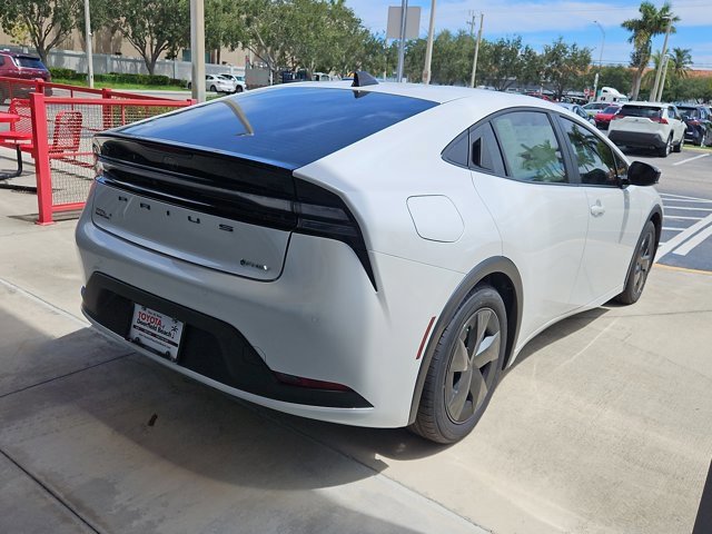 New 2026 Toyota Prius Plug-In Hybrid image 4