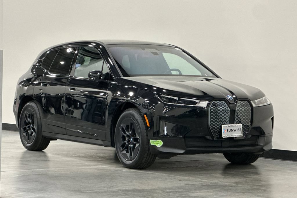 Used 2024 BMW iX xDrive50 AWD/4WD image 2