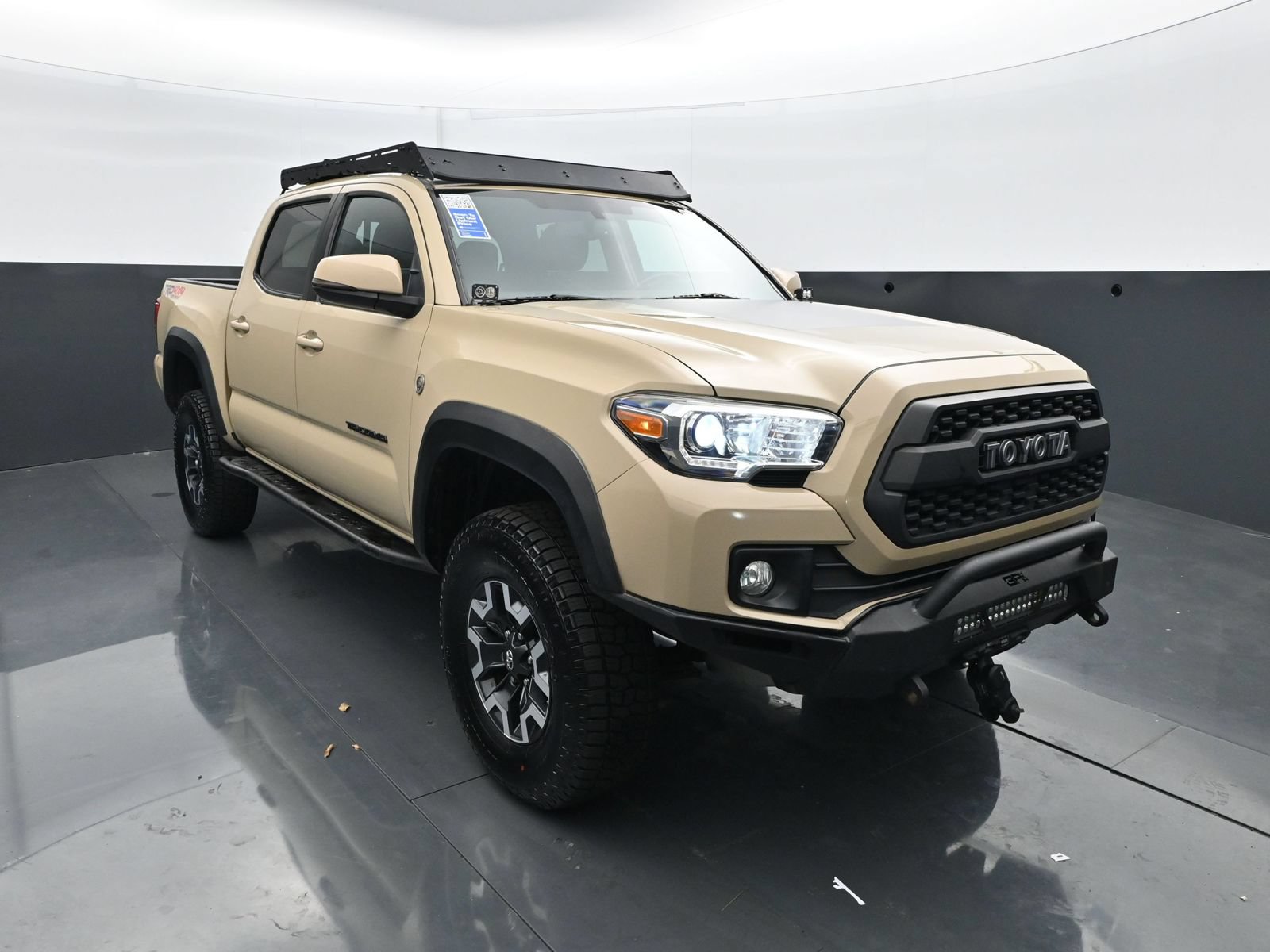 Used 2016 Toyota Tacoma TRD Off-Road AWD/4WD image 11
