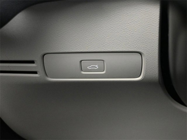 Used 2023 Volvo XC40 B5 Plus w/ Driver Assist Package image 28