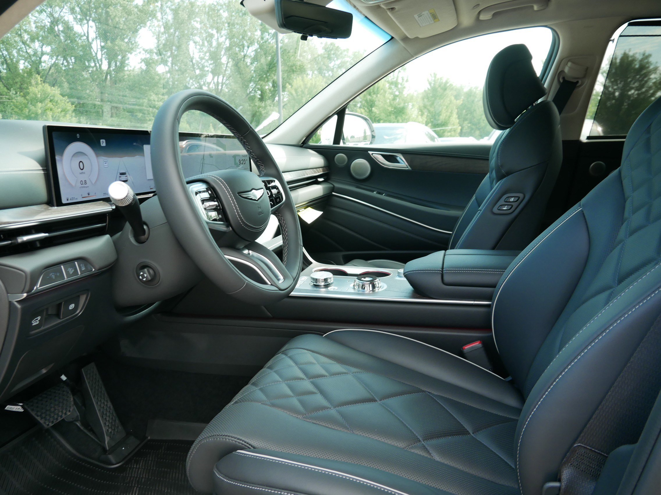 New 2025 Genesis GV80 3.5T Prestige image 3