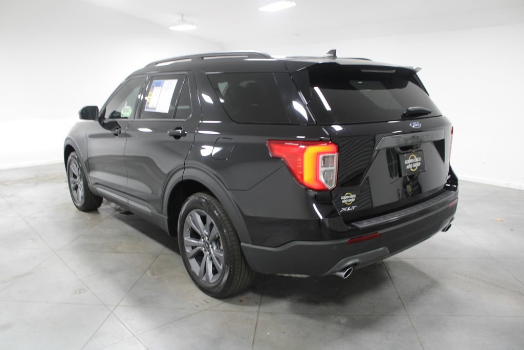 Used 2023 Ford Explorer XLT w/ Equipment Group 202A image 7