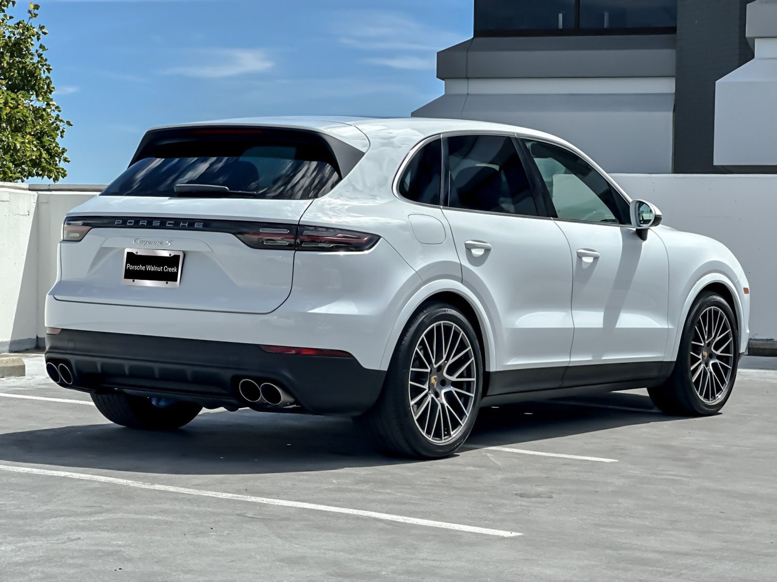 Certified 2022 Porsche Cayenne S AWD/4WD image 9