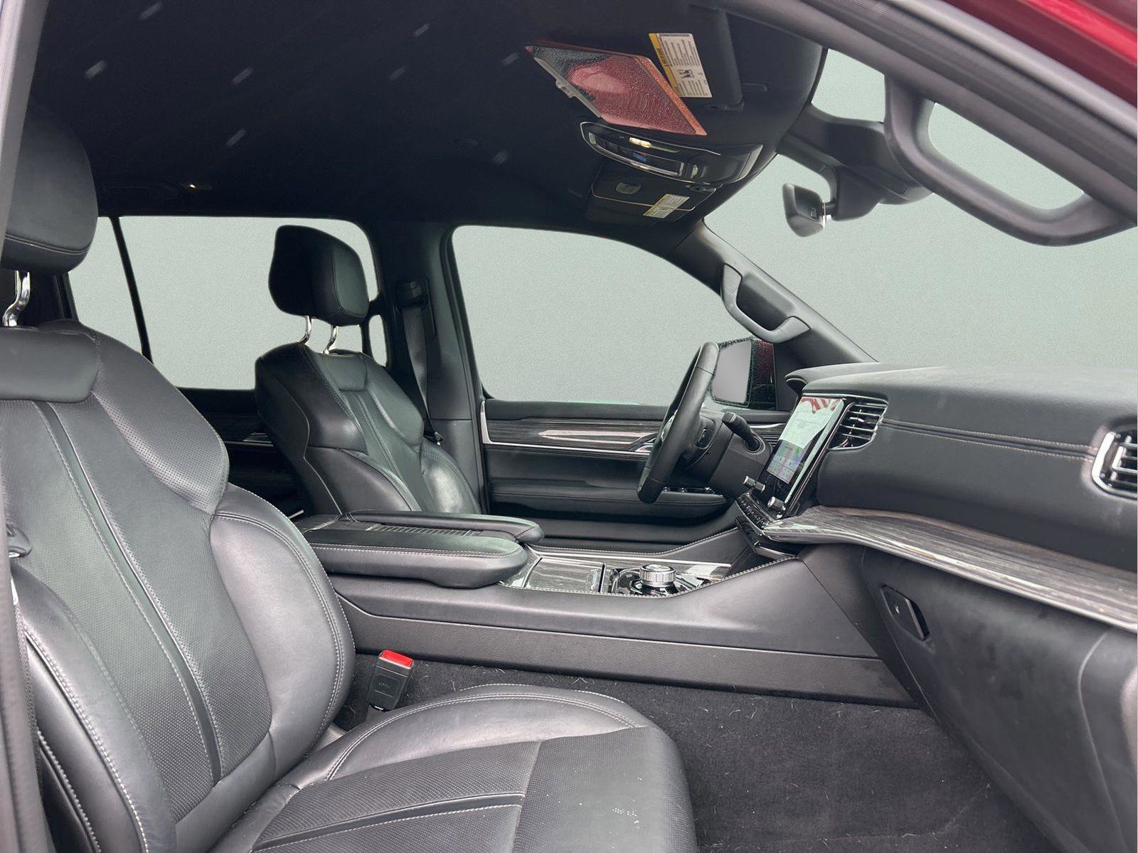 Used 2022 Jeep Wagoneer Series II image 12