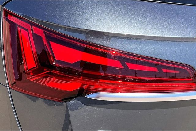 Used 2022 Audi Q5 2.0T Premium Plus w/ Premium Plus Package AWD/4WD image 32