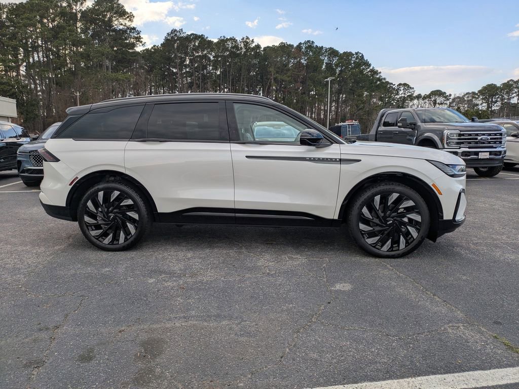 New 2026 Lincoln Nautilus Reserve AWD/4WD image 3