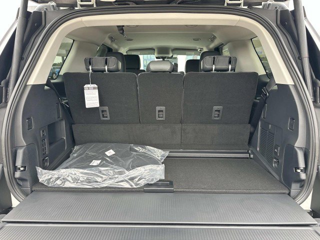 New 2026 Ford Expedition Active image 18