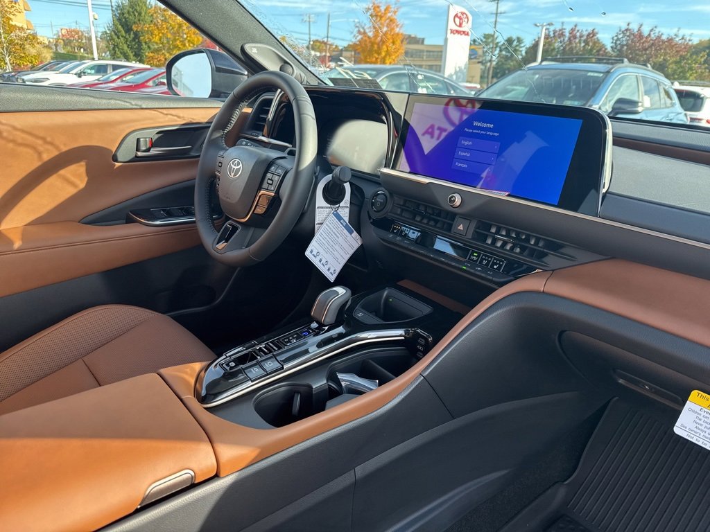 New 2025 Toyota Crown Signia image 4