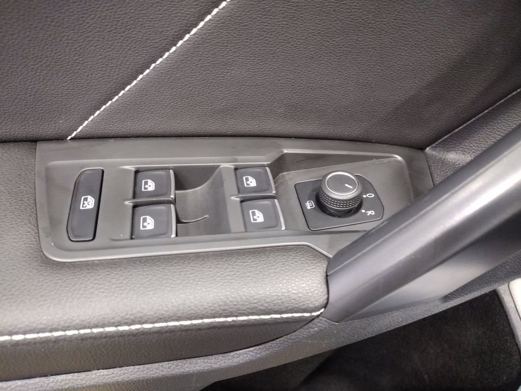 Certified 2024 Volkswagen Tiguan SE image 22