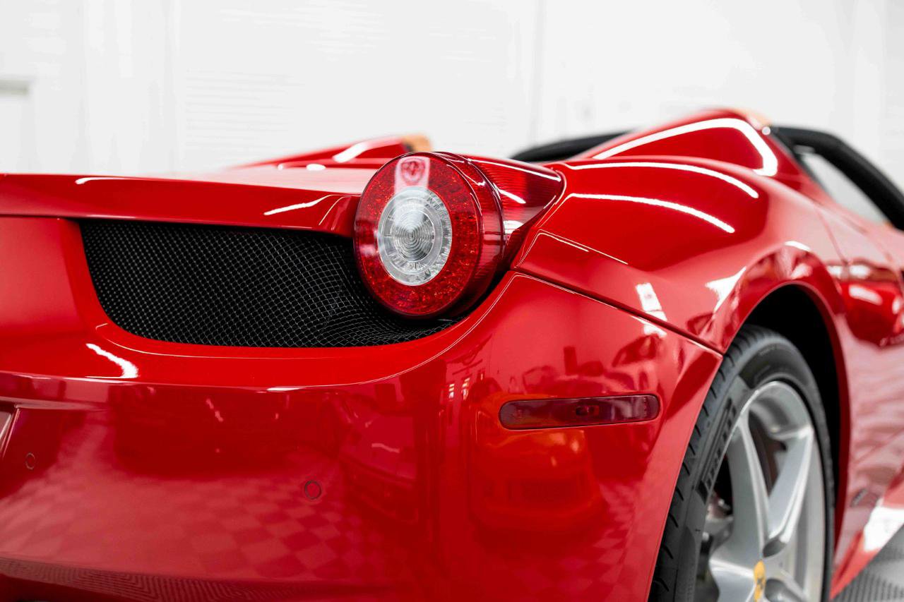 Used 2013 Ferrari 458 Spider RWD image 28