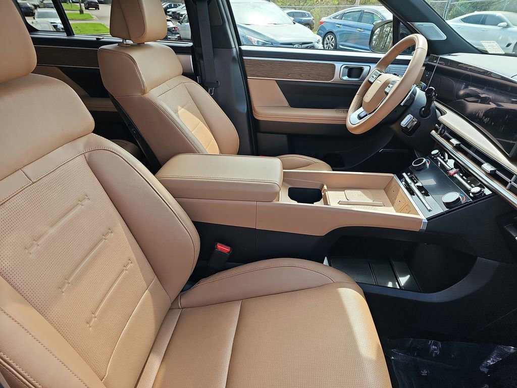 Used 2025 Hyundai Santa Fe Limited image 10