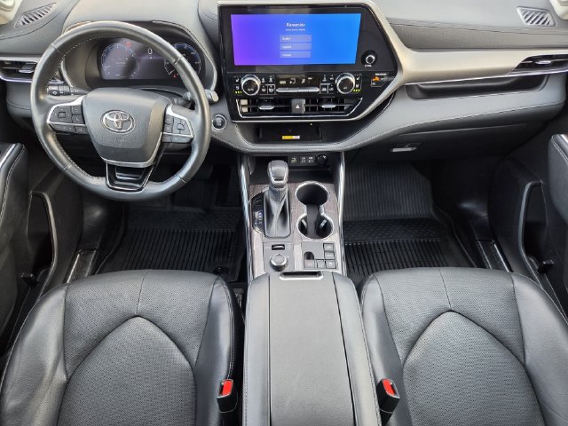 Used 2023 Toyota Highlander Limited AWD/4WD image 23