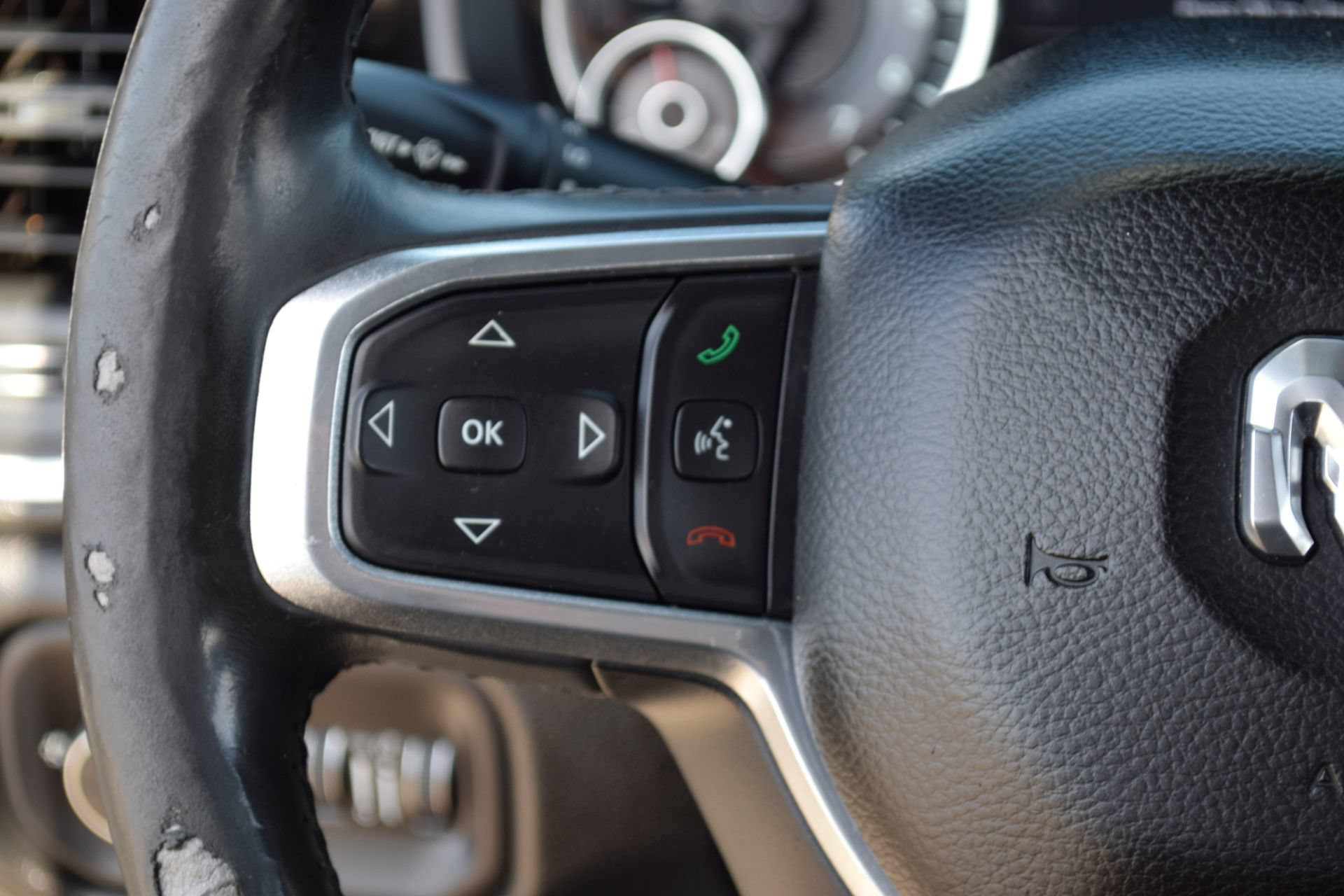 Used 2019 RAM 1500 Laramie AWD/4WD image 8