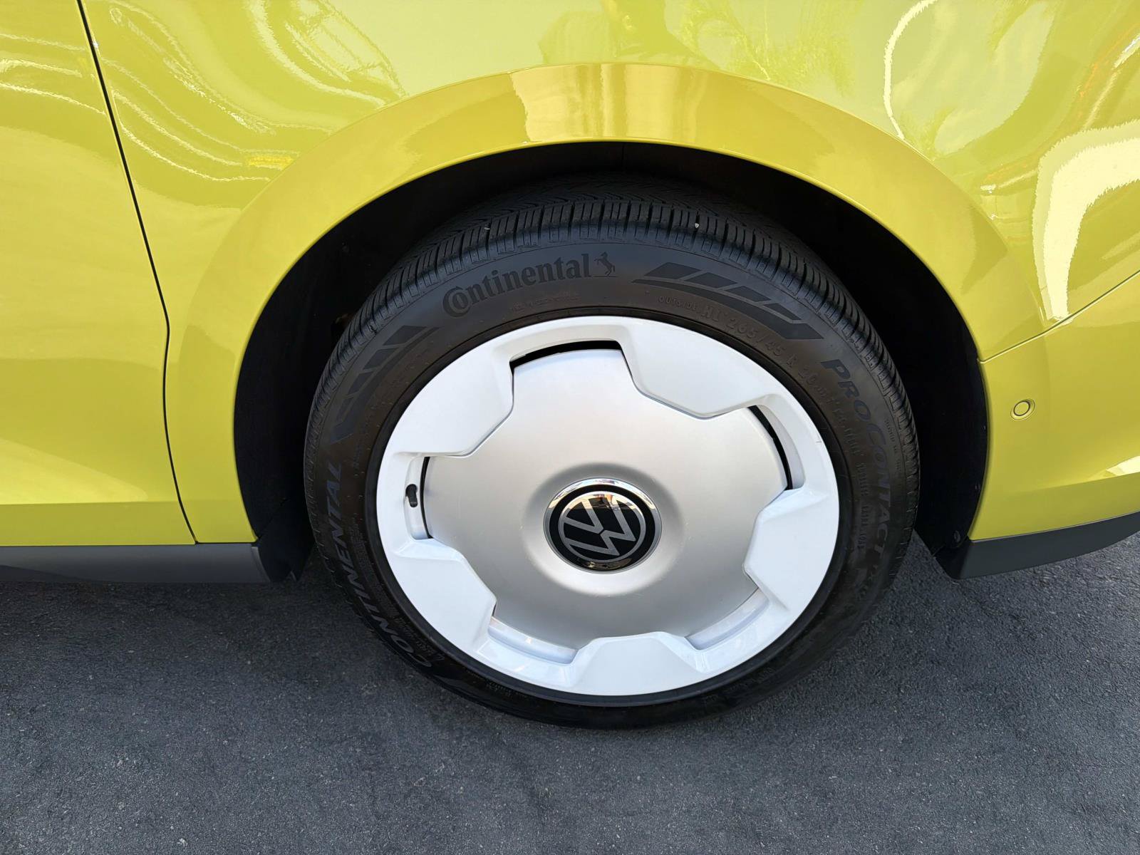 Certified 2025 Volkswagen ID. Buzz 1st Edition RWD image 6