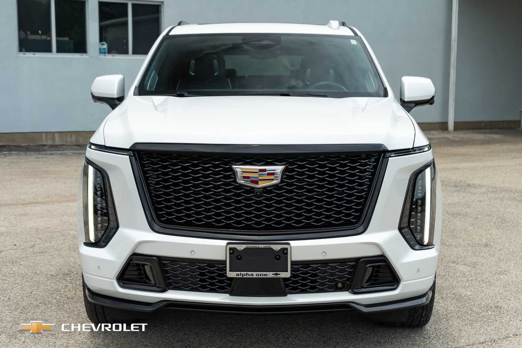 Used 2025 Cadillac Escalade ESV V AWD/4WD image 3