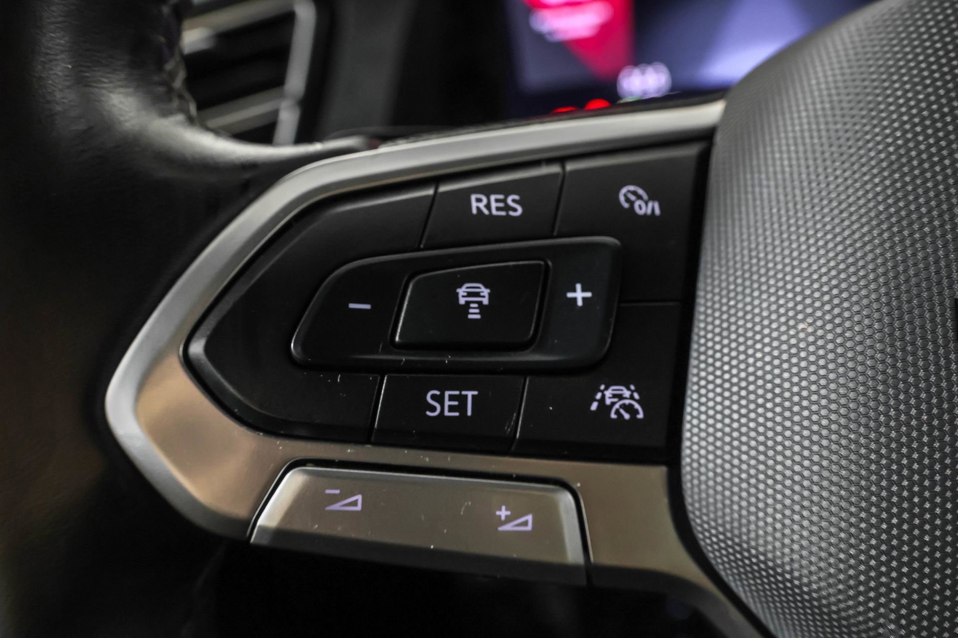 Used 2024 Volkswagen Atlas Cross Sport SEL R-Line image 26