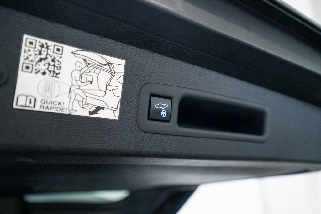 Used 2024 Toyota Sienna XLE image 44