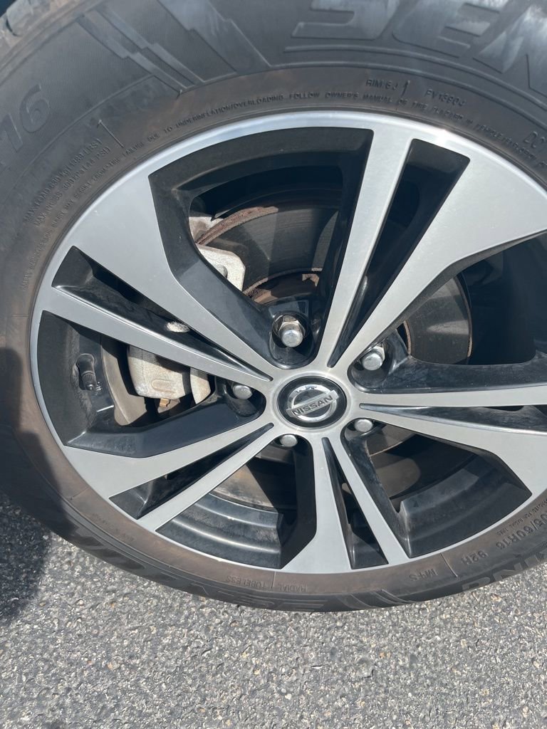 Used 2023 Nissan Sentra SV image 4